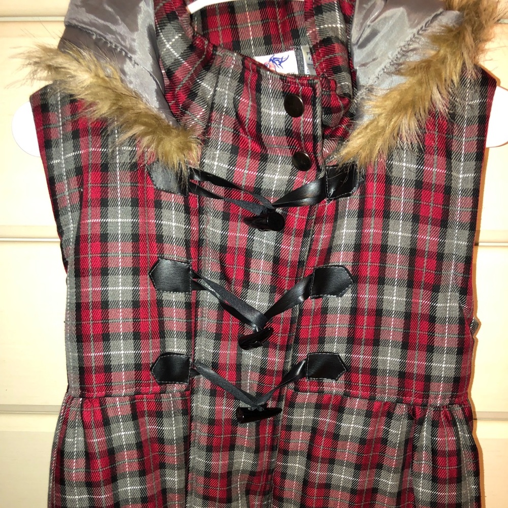 Babydoll style vest with fur!